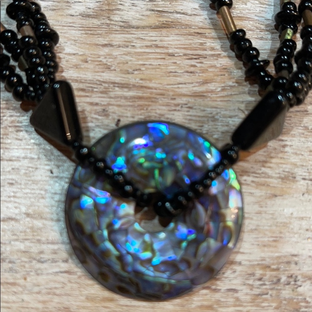 Shell Necklace - Picture 2 of 4